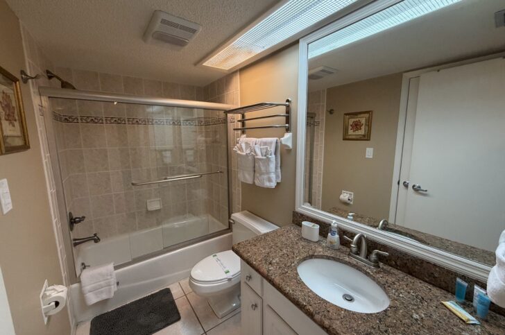 Quiet Comfortable 2br-2ba Condo in Saddlebrook (3218)