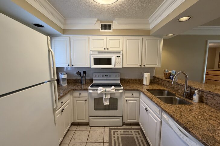 Quiet Comfortable 2br-2ba Condo in Saddlebrook (3218)