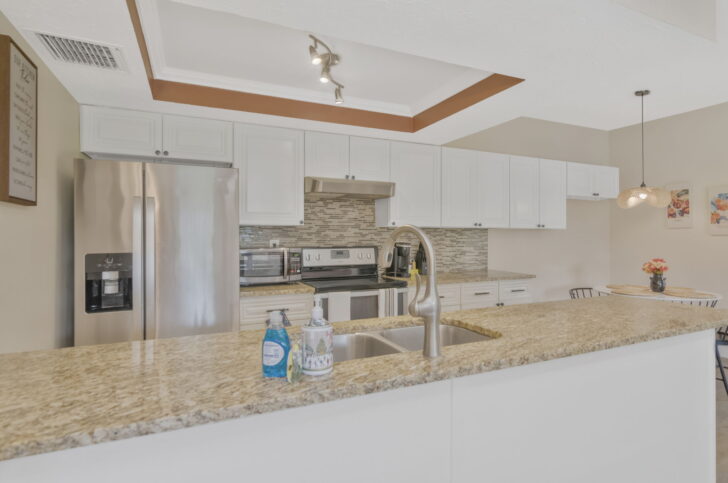 Spacious 2bd-2ba Townhome located in Saddlebrook