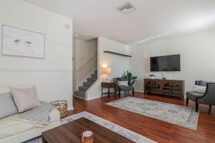 Amazing 3br-3ba home in desirable Meadow Pointe