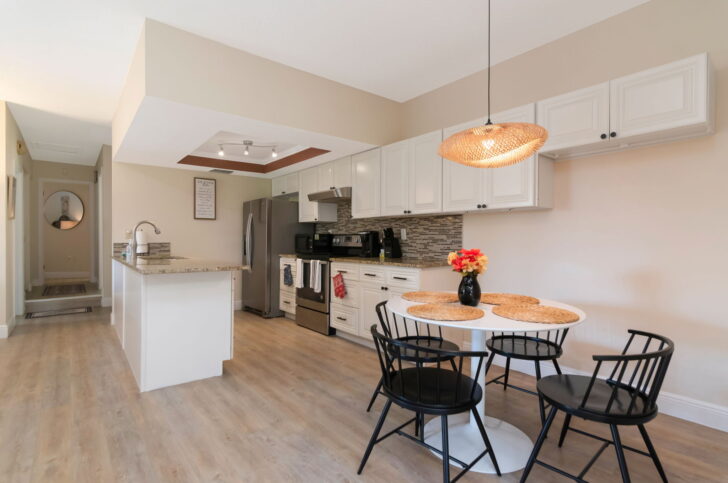 Spacious 2bd-2ba Townhome located in Saddlebrook
