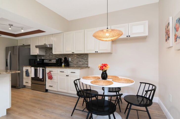 Spacious 2bd-2ba Townhome located in Saddlebrook