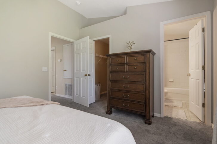 Amazing 3br-3ba home in desirable Meadow Pointe