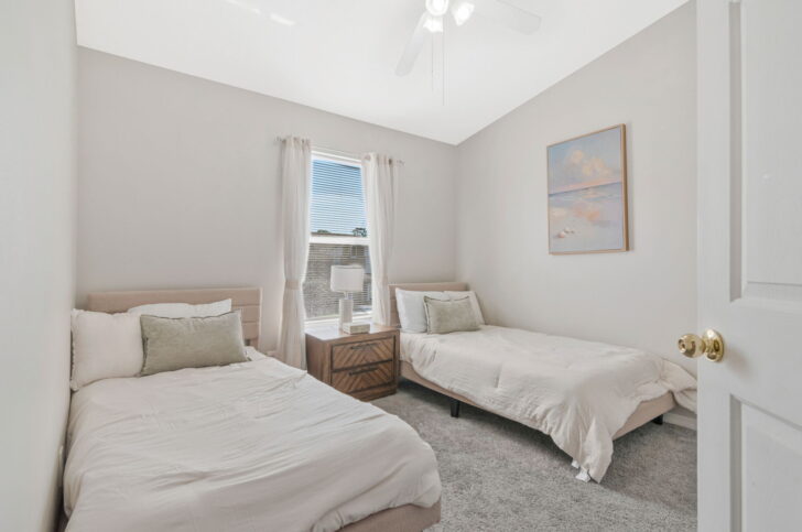 Amazing 3br-3ba home in desirable Meadow Pointe