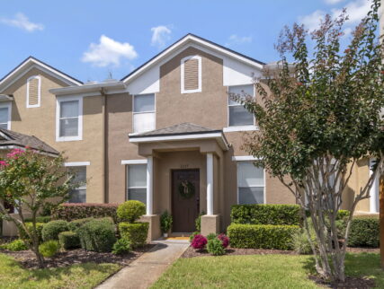 Amazing 3br-3ba home in desirable Meadow Pointe