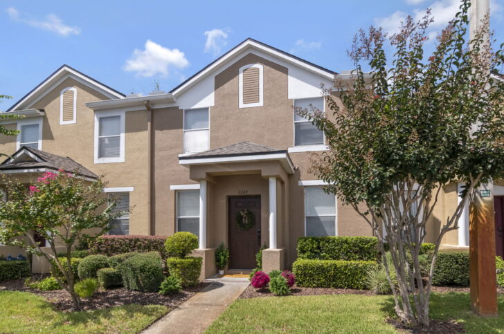 Amazing 3br-3ba home in desirable Meadow Pointe