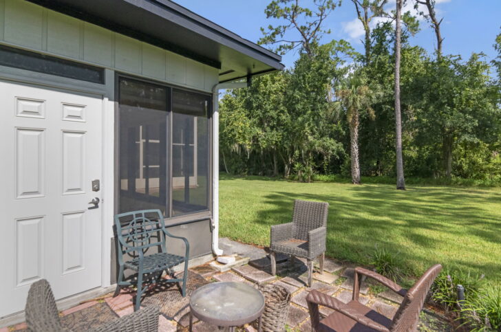 Spacious 2bd-2ba Townhome located in Saddlebrook