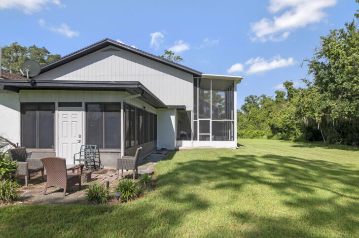 Spacious 2bd-2ba Townhome located in Saddlebrook